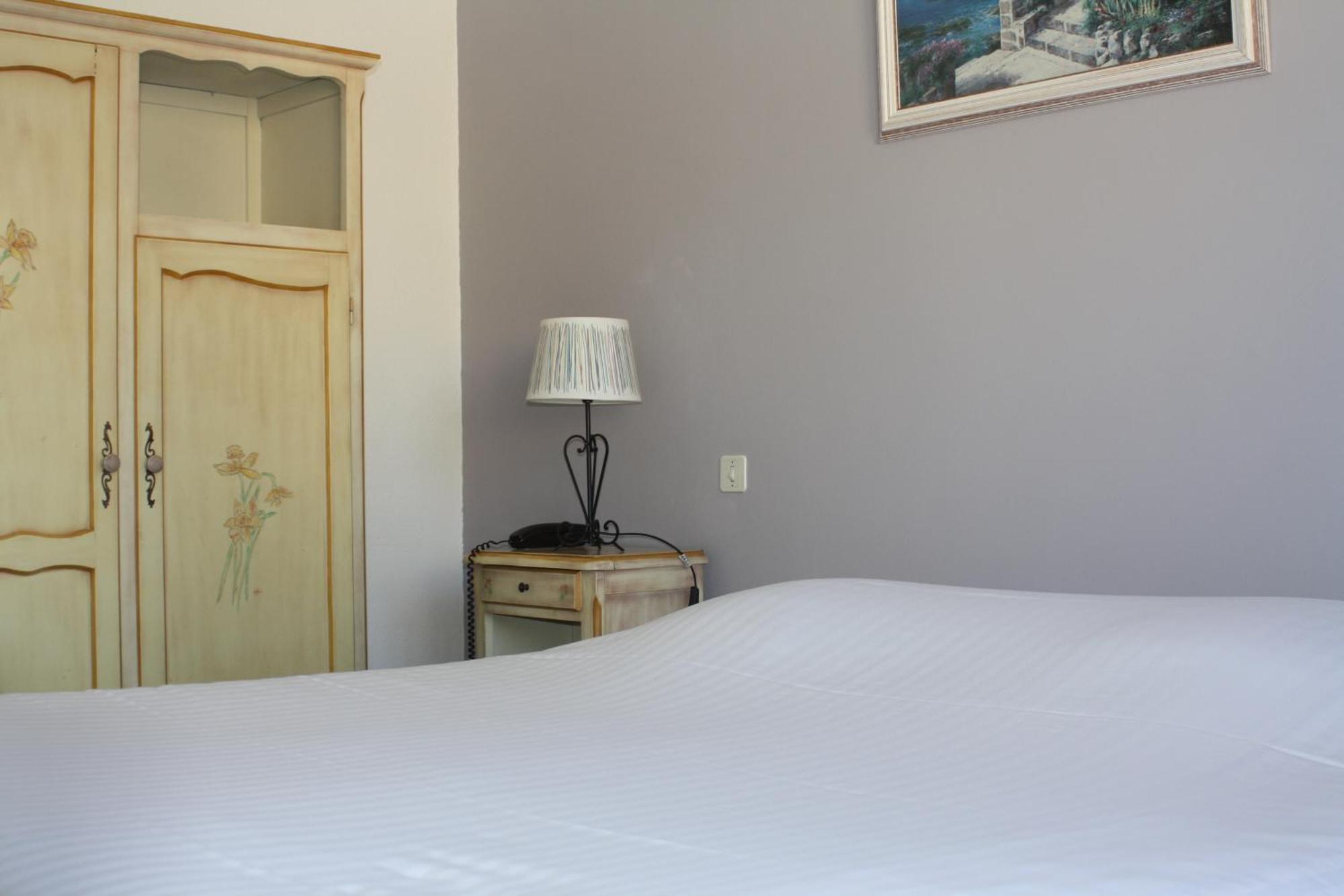 Logis Hotel Du Midi Salon-de-Provence Luaran gambar