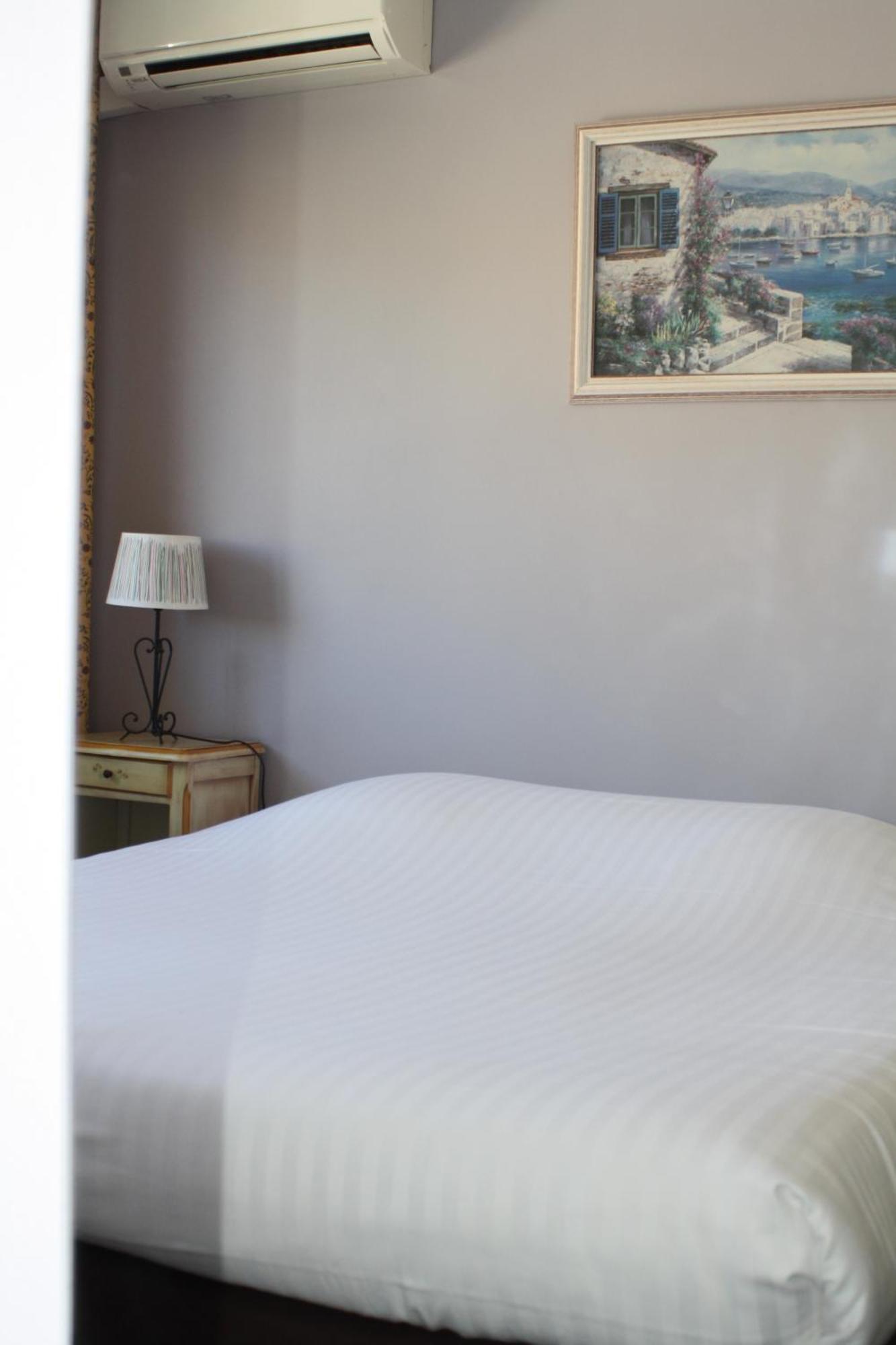 Logis Hotel Du Midi Salon-de-Provence Luaran gambar