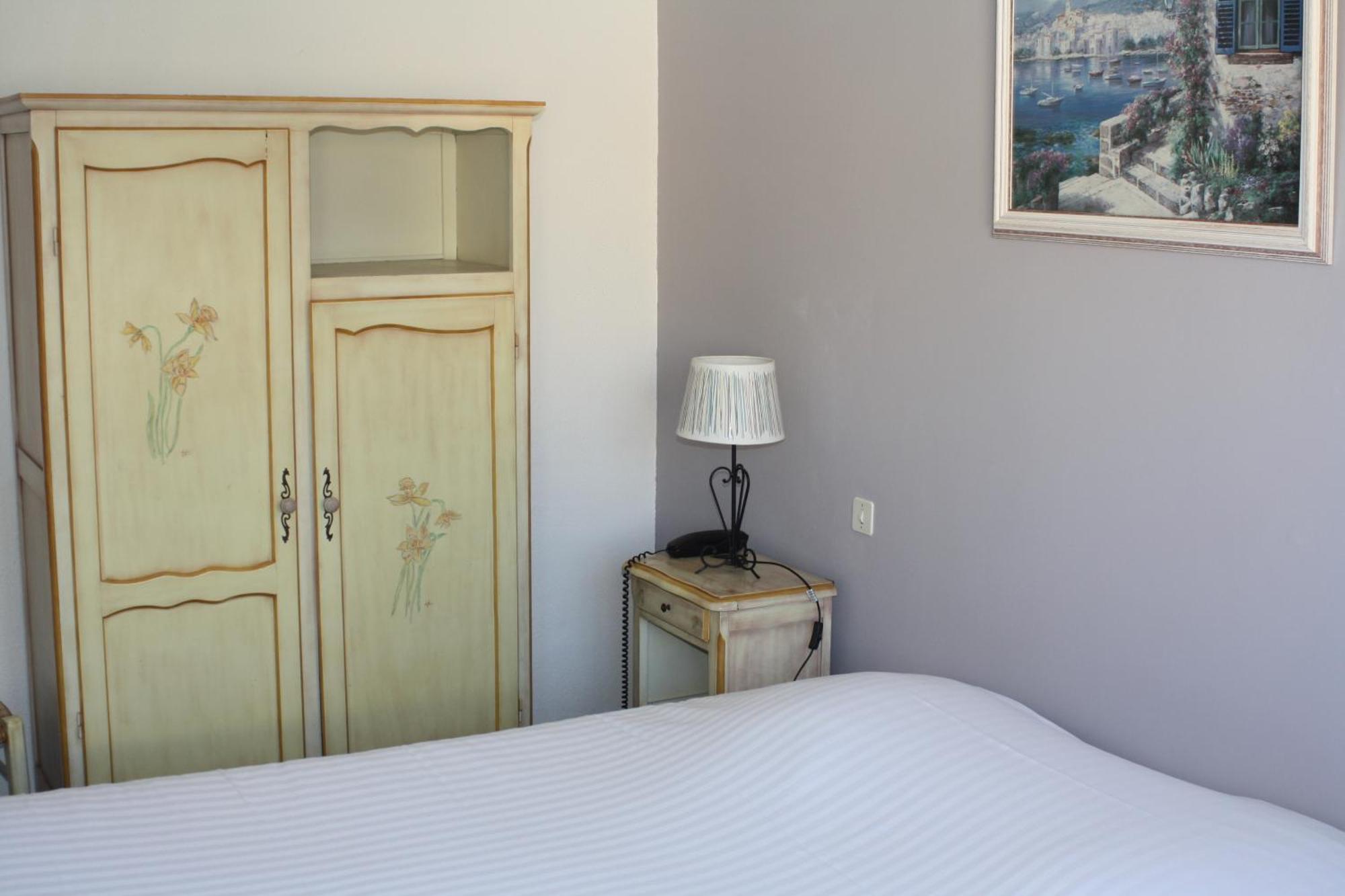 Logis Hotel Du Midi Salon-de-Provence Luaran gambar