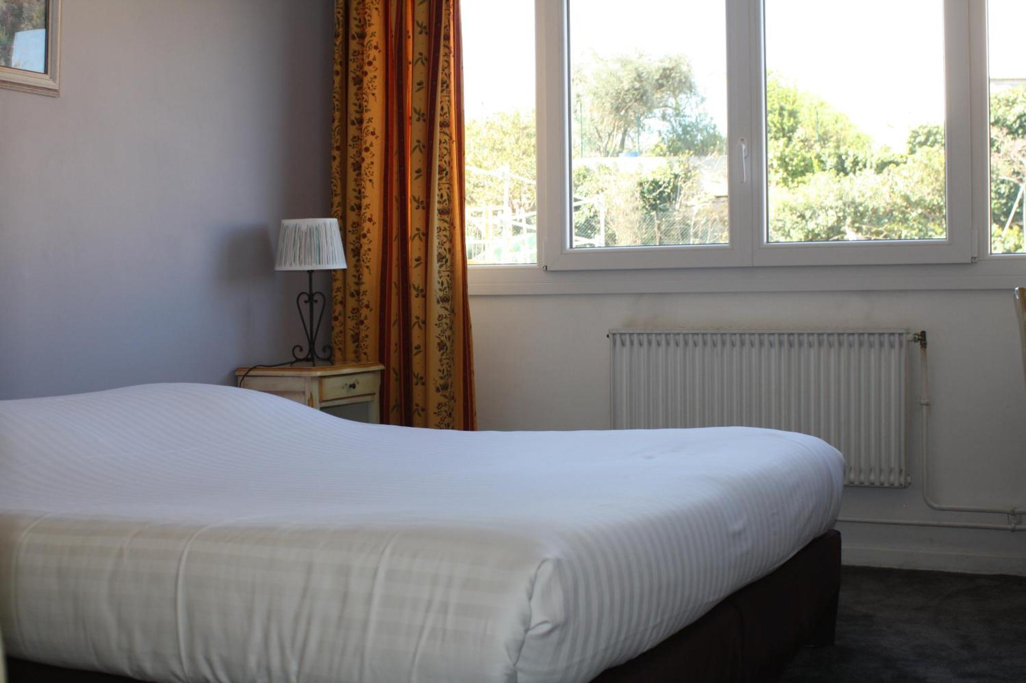 Logis Hotel Du Midi Salon-de-Provence Luaran gambar